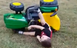 搞笑外国小孩恶搞视频，搞笑外国小孩恶搞视频大全