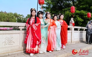 杏树穿搭汉服图片大全，杏树穿搭汉服图片大全大图