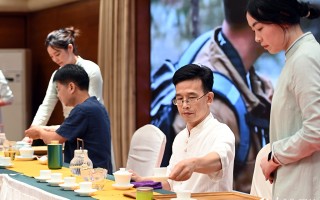 餐饮情景短剧三个人，餐饮情景短剧三个人怎么拍